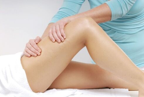 doctor's examination for hip arthrosis